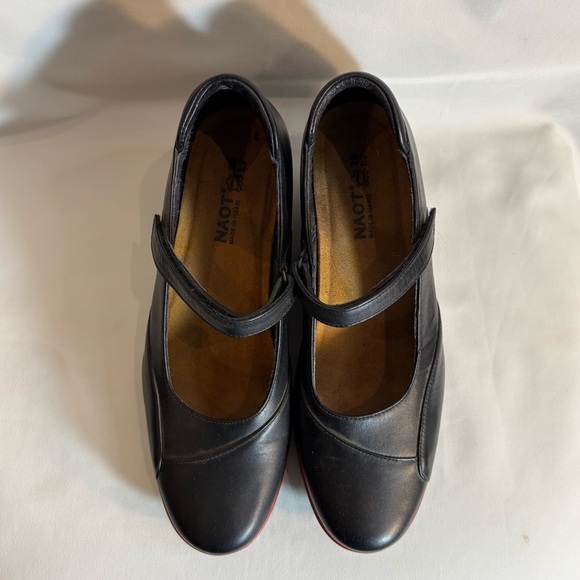 NAOT Sz 7 Wedges Mary Jane Shoes With Red Accent and Trim Hook & Eye Closure - Picture 3 of 14